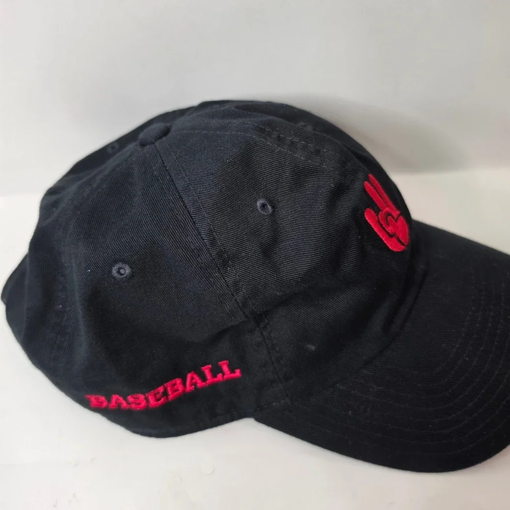 Nike Heritage 86 University of Houston Cougars Hat Cap Black Red Baseball Paw